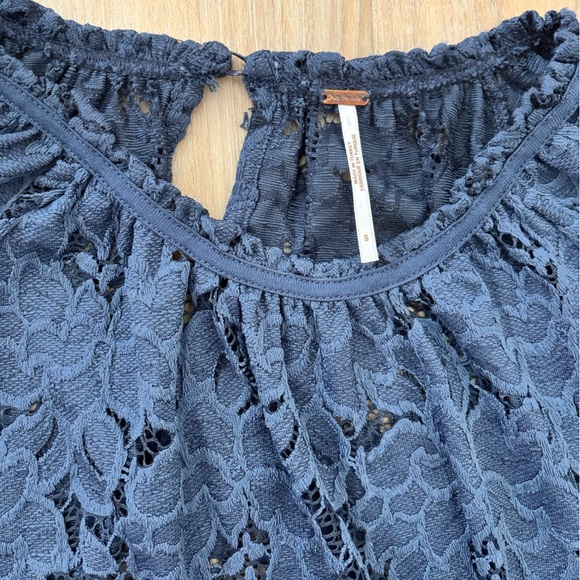 Elegant Navy Blue Lace Long sleeve Free people Top in size small - Picture 5 of 12